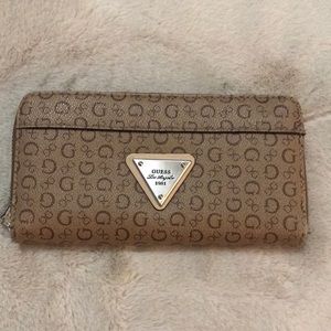 Guess Wallet